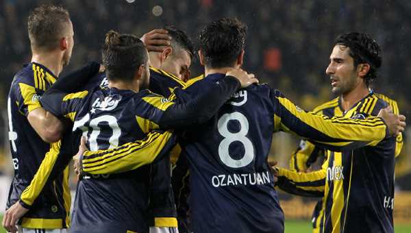Fenerbahçe, Spor Toto Süper Lig'in 21. haftasında Kasımpaşa ile karşılaştı. Kadıköy Ülker Stadı'ndaki karşılaşmayı sarı-lacivertliler 3-1 kazandı