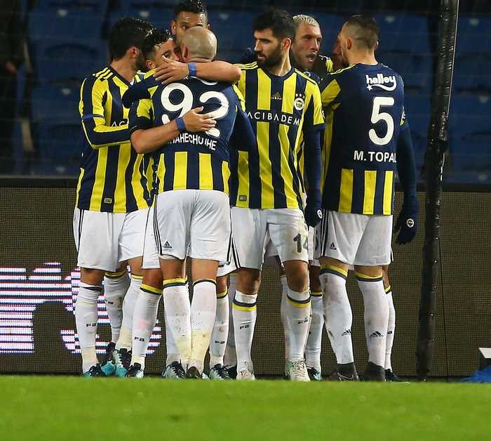 Fenerbahçe Medipol Başakşehir'i 2-0 Yendi