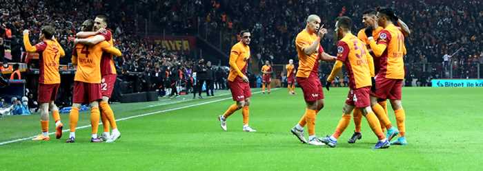  Galatasaray evinde Beşiktaş'ı 2-1 yendi