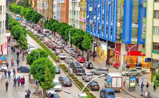 Gazi ve İnönü Caddesi'nde araç oto parkı yasaklandı