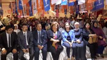 GÜLDAL AKŞİT ÇORUMLU KADINLARLA BULUŞTU