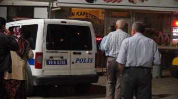 Hırsızlar yaşlı çifti evlerinde eter koklatarak bayılttı