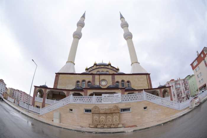  Hz. İbrahim Cami Dualarla Açıldı