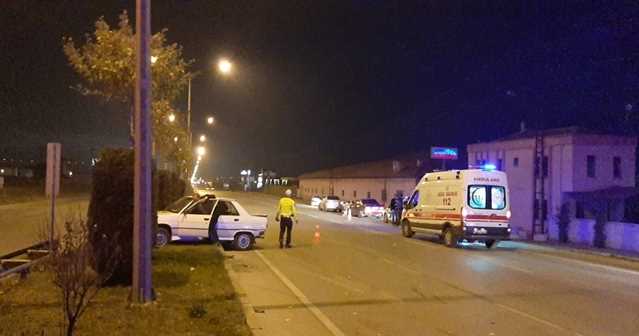İki Otomobil Çarpıştı 2 Yaralı var