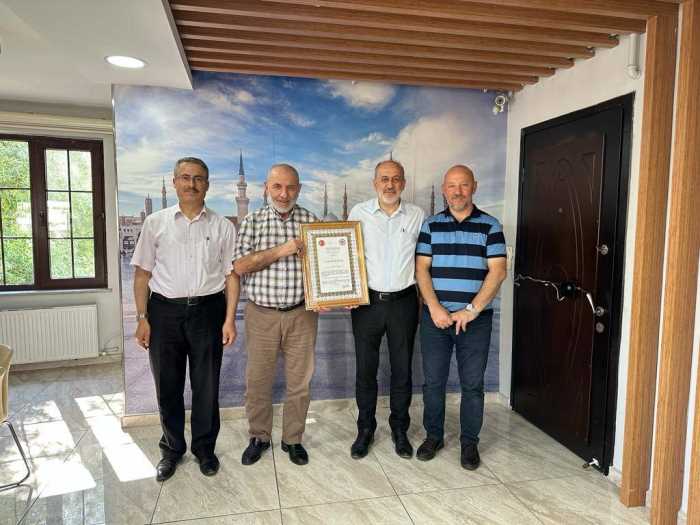 İş insanı Küçük 1 milyon liralık bağışta bulundu