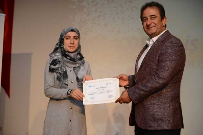 İş kulübü kursiyerleri sertifika aldı