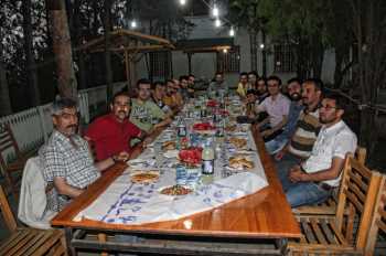 İSDAK ÜYELERİ İFTARDA BİR ARAYA GELDİ