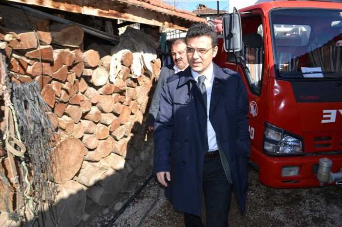 İskilip’e bağlı Kuzköy merkez mahallede sabah 07.30 civarında Halil Oral’a ait evde elektrik sobasından kaynaklandığı sanılan yangın meydana geldi