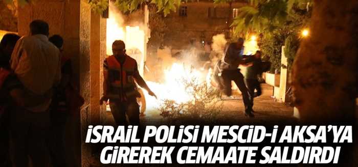 İsrail Polisleri Mescid-i Aksa'da cemaate saldırdı