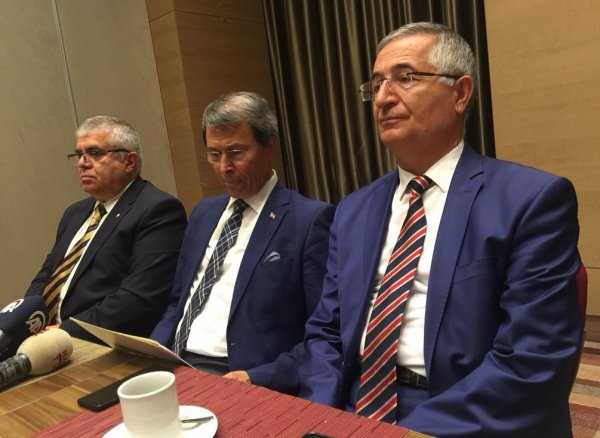 İYİ Parti'de kurucu 3 kişi istifa etti