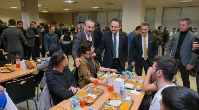 Kampüs İftarı ve Gençlerle Samimi Sohbet