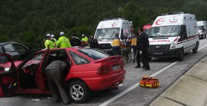 Kargı'da Trafik kazasında 8 kişi yaralandı 