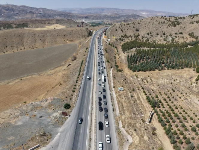 Kırıkkale'de Trafik Kilitlendi!