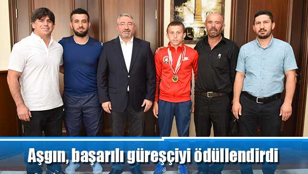 Kırkpınar'ın başarılı güreşçisi ödüllendirdi 