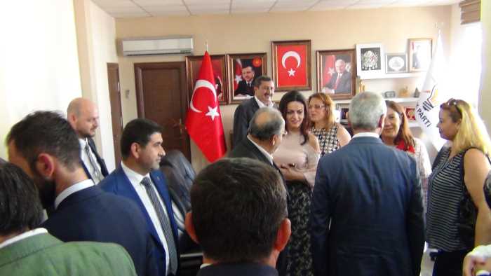 Kurban Bayramı dolayısıyla CHP heyeti, AK Parti'yi ziyaret etti