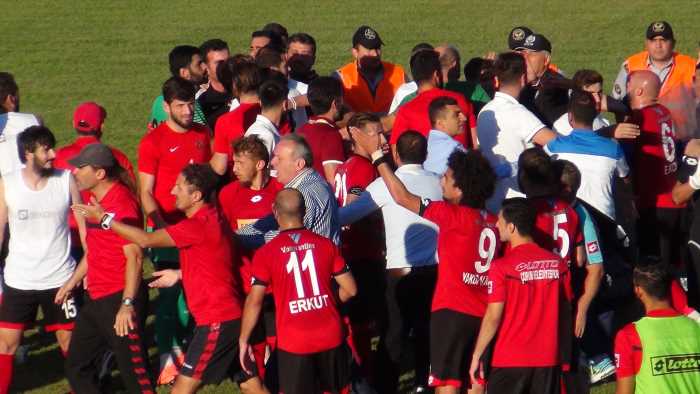 Maçta Başkan KÜLCÜ Sahaya İndi