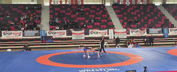 Mahmut Atalay Büyük Kadınlar Güreş Türkiye Şampiyonası Çorum’da başladı