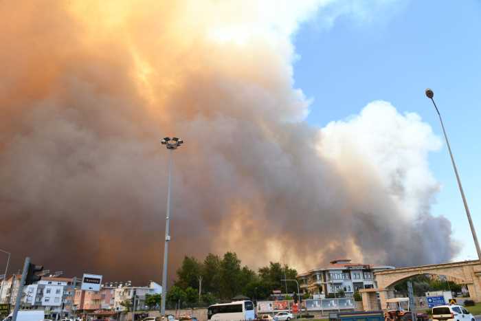 Manavgat'ta büyük yangın!