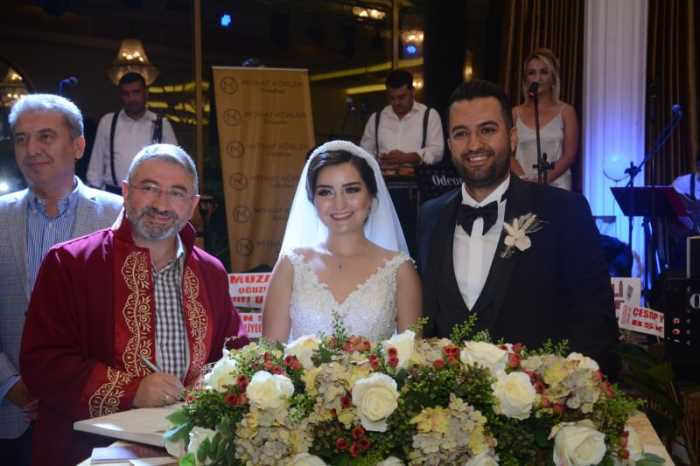 Mimar Ethem Güney ile Avukat Elif Şirin'in mutlu günü