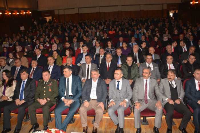 Öğretmenler Günü Çorum'da törenlerle kutlandı
