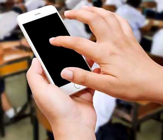 Okullarda telefon yasaklandı