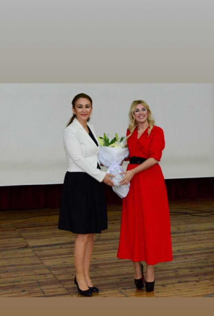 Pınar Holt: Aynı Hataya Biz Düşmeyelim!