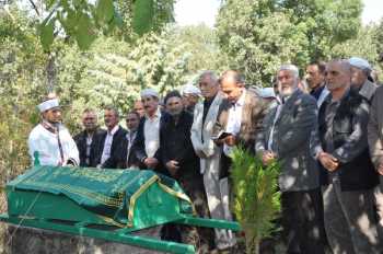 POŞETCİ GARİP DEDE TOPRAĞA VERİLDİ