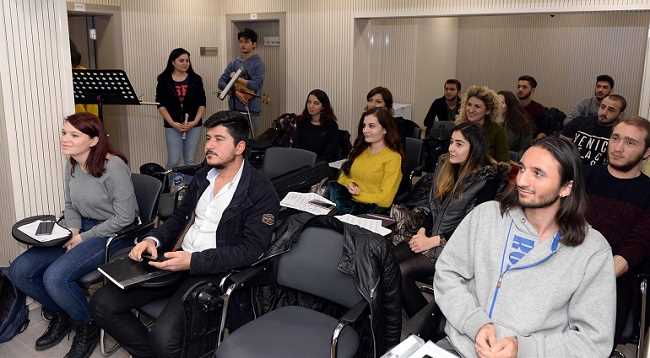 R.M.Alkan Resim ve Müzik Atölyelerini Gezdi