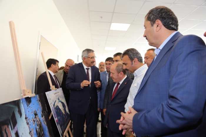 SAĞLIK PERSONELİ HASTANE’DE 15 TEMMUZ PROGRAMI DÜZENLEDİ