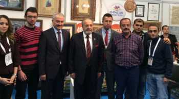 SALİM USLU, ÇORUM GENÇLİK MERKEZİ STANDINI GEZDİ