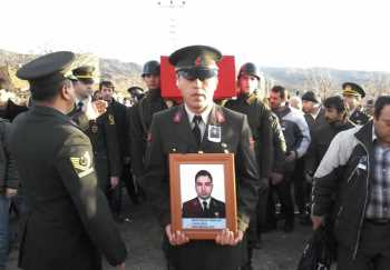 ŞEHİD EMRAH GÜNALAN GÖZYAŞLARI İÇİNDE TOPRAĞA VERİLDİ