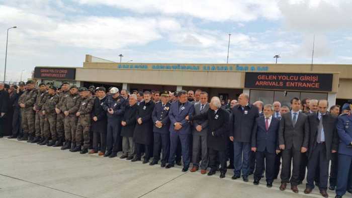 Şehit Polis Emre Beker Baba evinden Baba Uğur Beker,Anne Urkiye Beker'den Helal olsun... 