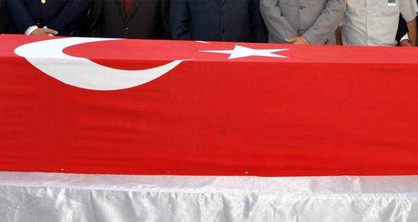 Sur'da vurulan özel harekat polisi şehit oldu