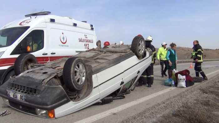 Tekeri Kopan Otomobil Ters Devrildi