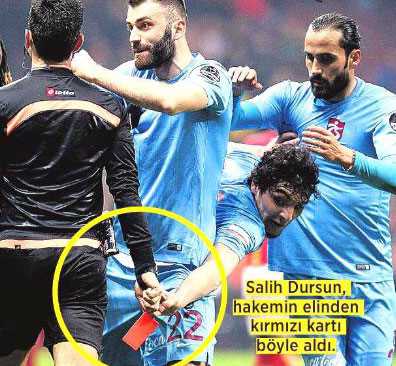TS Salih Dursun'unun hakemden kırmızı kartı çekip aldığı o an