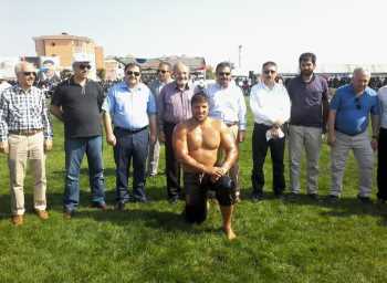 TÜRKİYE'NİN PEHLİVANI ÇORUM'UN BAŞPEHLİVANI OLDU
