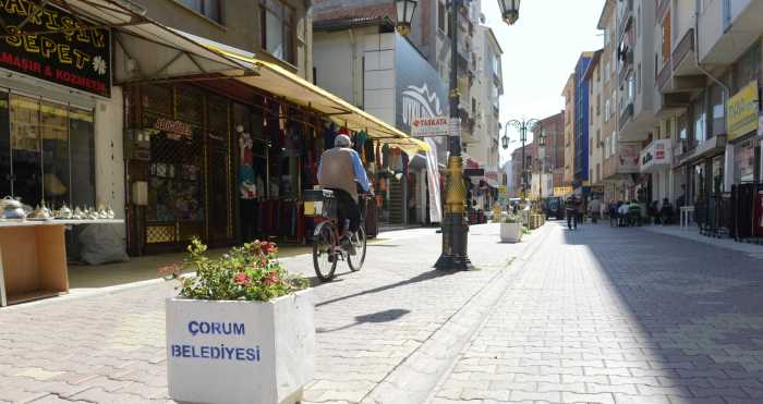 Uğur Mumcu Caddesi şimdi daha güzel