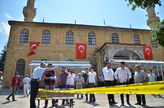 Ulu Cami bahçesinde silahlı saldırı şüphelisi R.Güllü İstanbul'da yakalandı