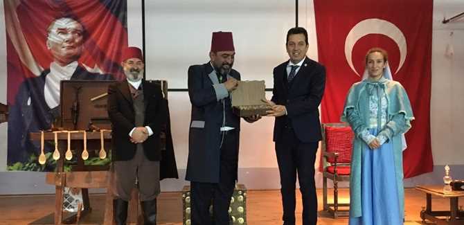 USTA Oğuzlar’da Sahnelendi