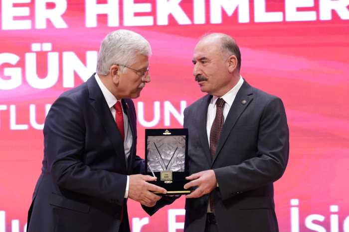 Vali Ali Çalgan'a Hizmet Ödülü!