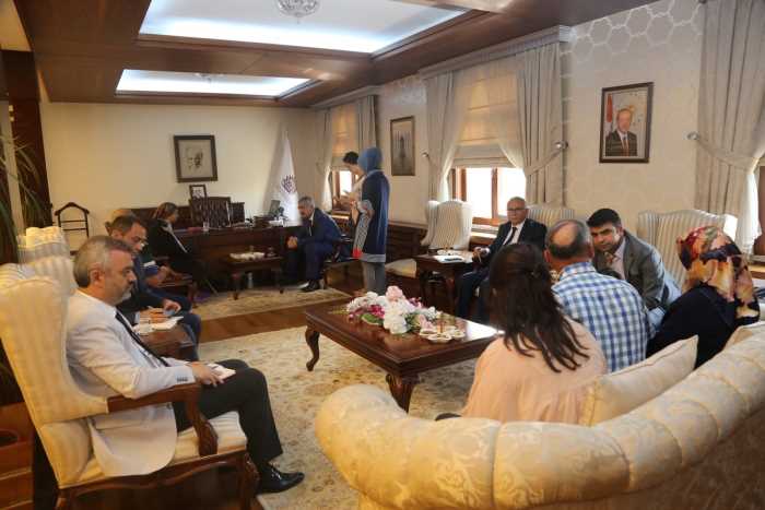 Vali Kılıç, Halk Günü'nde Hemşehrilerini Dinledi