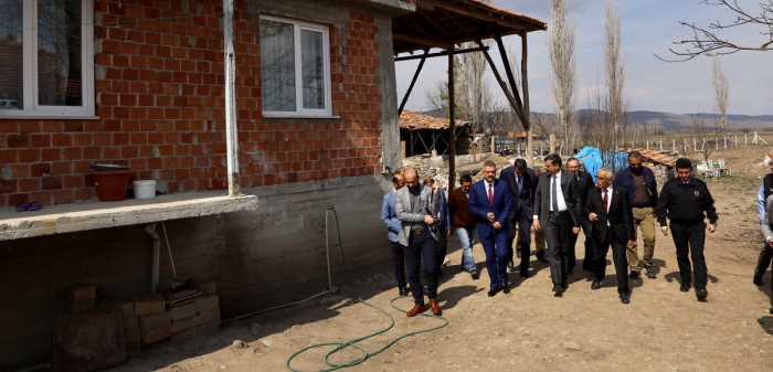 Vali Mustafa Çiftçi, Düvenci Beldesini ziyaret etti