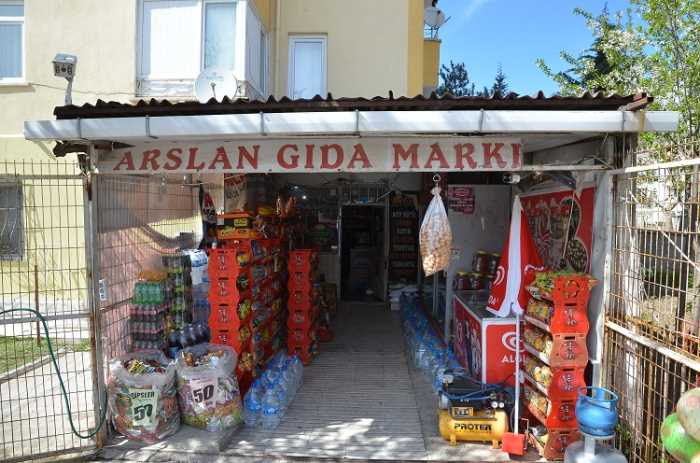 Yardımsever Çorum'da Bakkal borçlarını kapattı