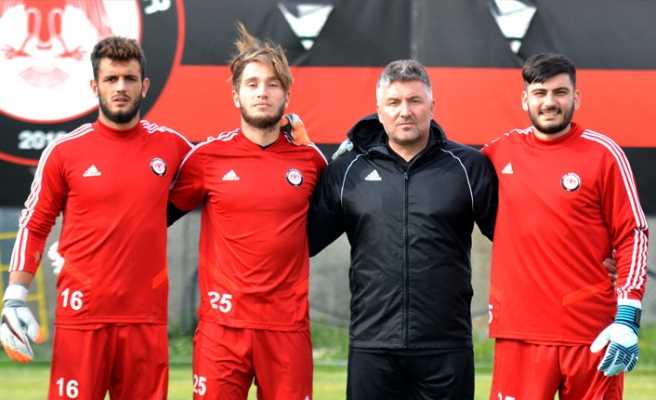 Yeni Çorumspor Genç eldivenlere teslim 