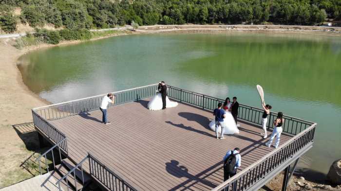 Yeşilgöl gelin ve damatların stüdyosu haline geldi