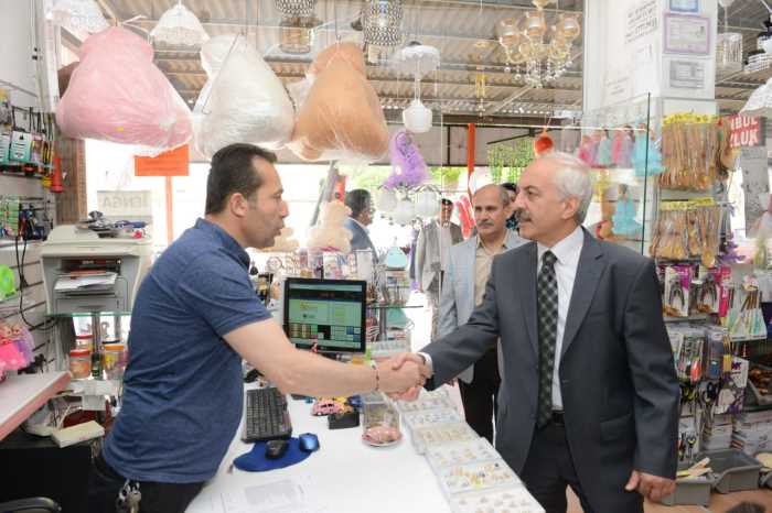 Zeki Gül Bitmeyen coşkuyla, ilk günkü aşkla 